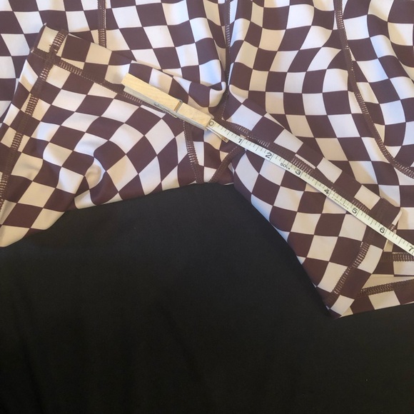 045 - WILOS Checkered Shorts - Picture 11 of 15